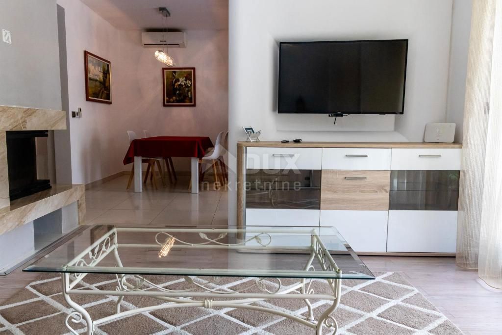 ISTRIA, PARENZO - Casa bifamiliare in una posizione privilegiata