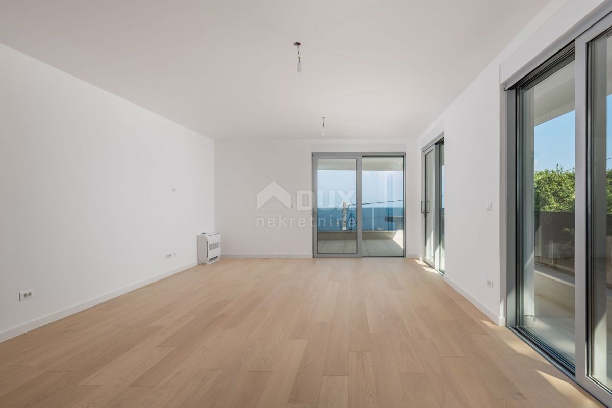 OPATIJA, CENTRO - appartamento in splendida costruzione nuova con vista mare, piscina condominiale, garage