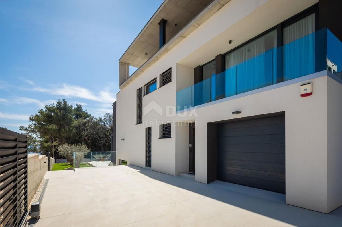 ZADAR, PETRČANE - Villa di lusso con piscina a 50 m dal mare