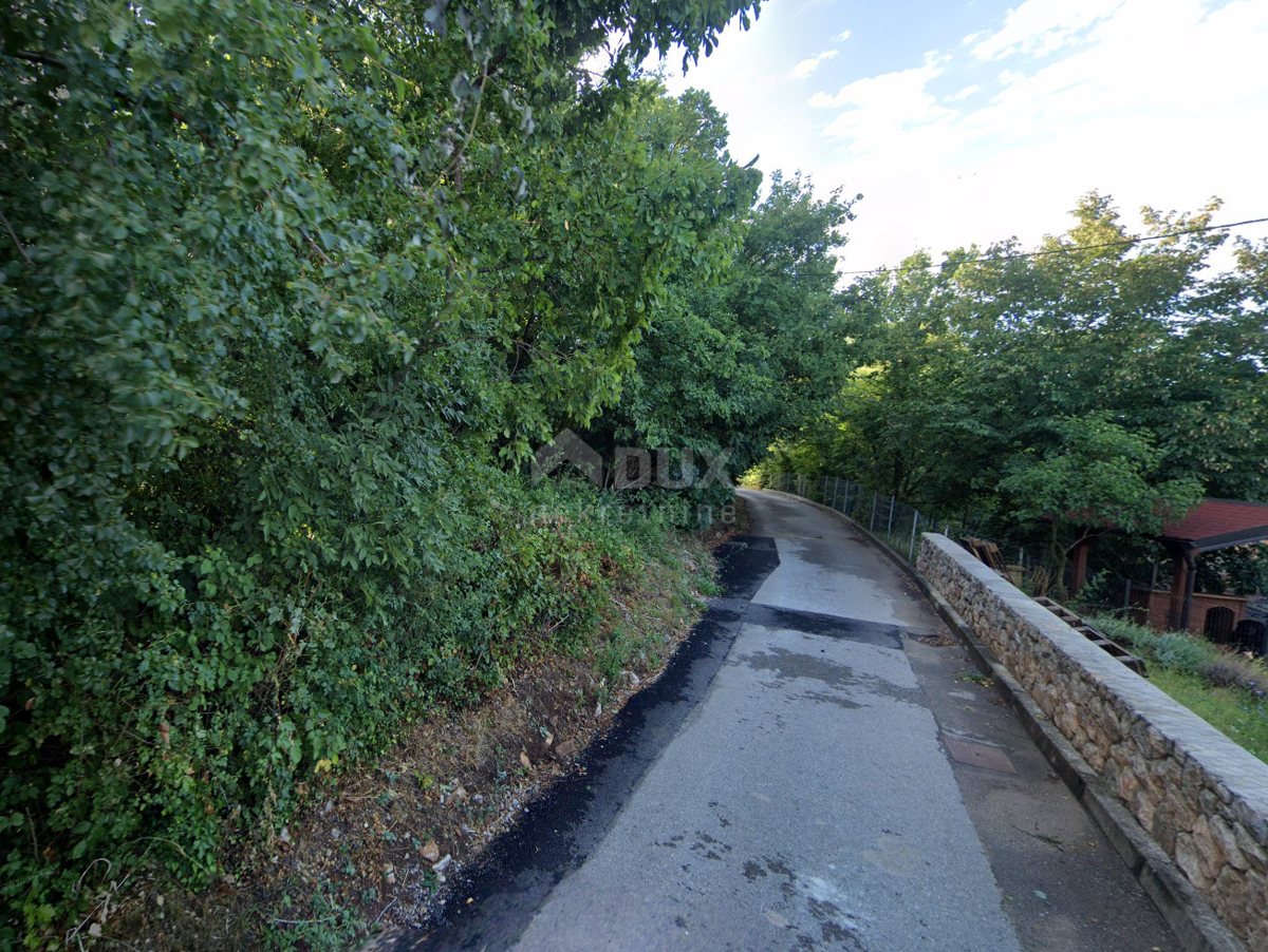 VIŠKOVO, SARŠONI - terreno edificabile 845m2 per una casa unifamiliare/edificio residenziale-appartamenti 