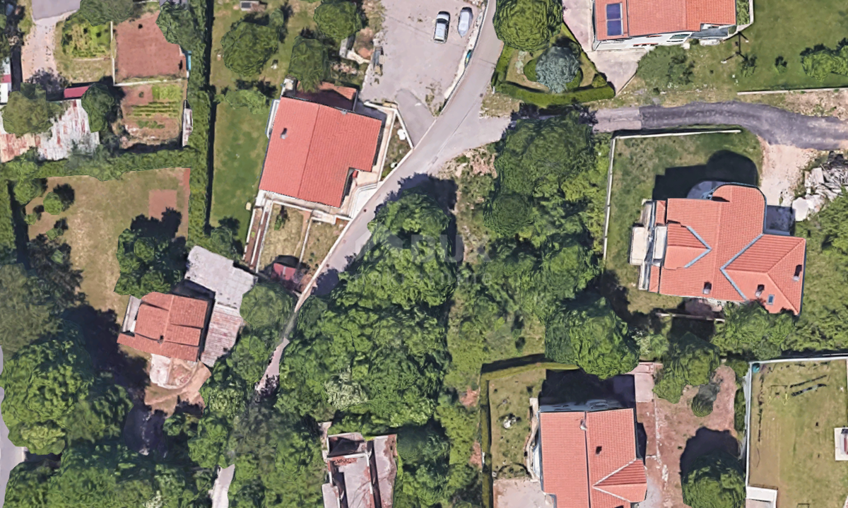 VIŠKOVO, SARŠONI - terreno edificabile 845m2 per una casa unifamiliare/edificio residenziale-appartamenti 