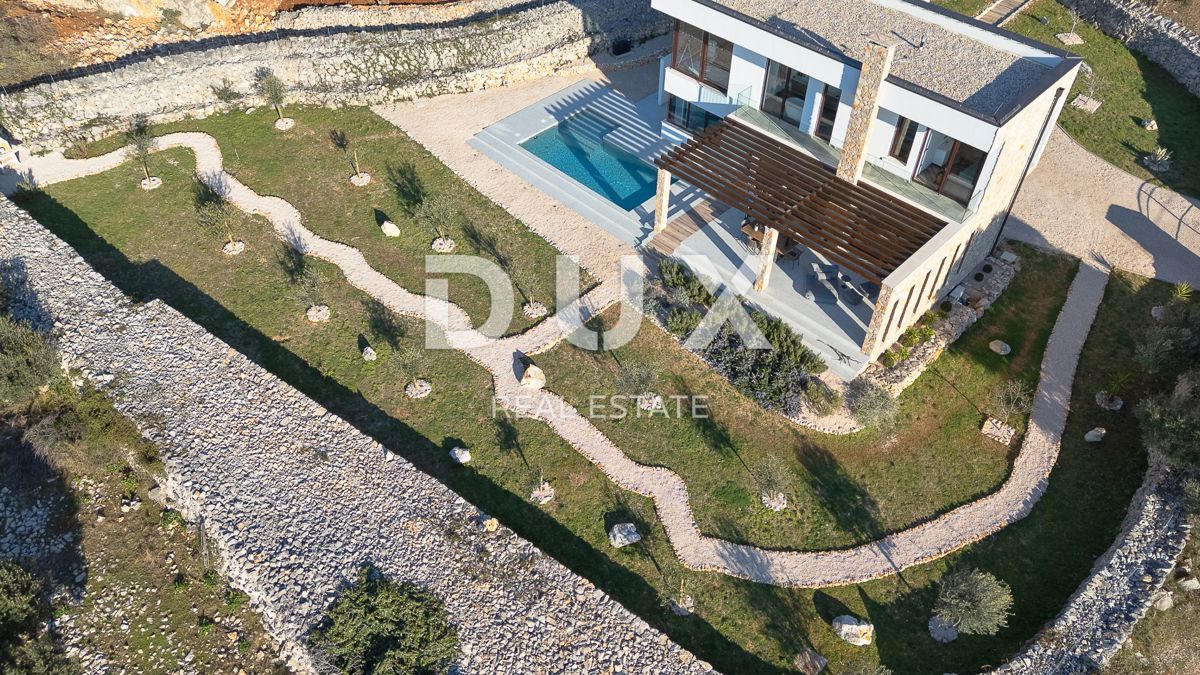 ISOLA DI PAG, LUN - una villa unica con piscina in una posizione meravigliosa
