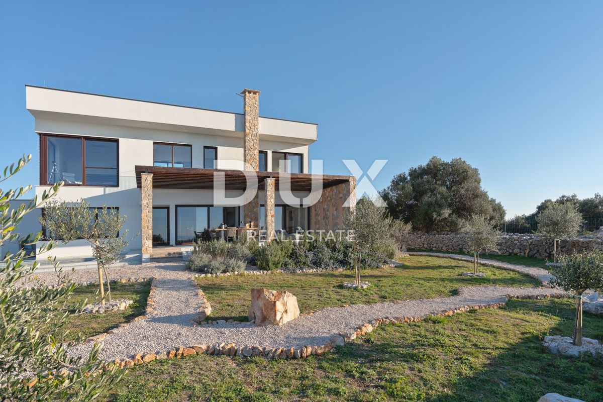 ISOLA DI PAG, LUN - una villa unica con piscina in una posizione meravigliosa