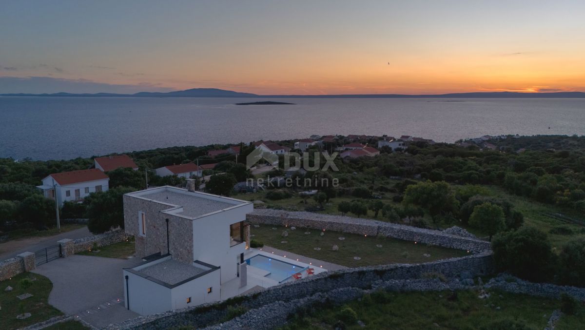 ISOLA DI PAG, LUN - una villa unica con piscina in una posizione meravigliosa