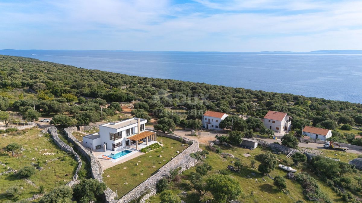 ISOLA DI PAG, LUN - una villa unica con piscina in una posizione meravigliosa