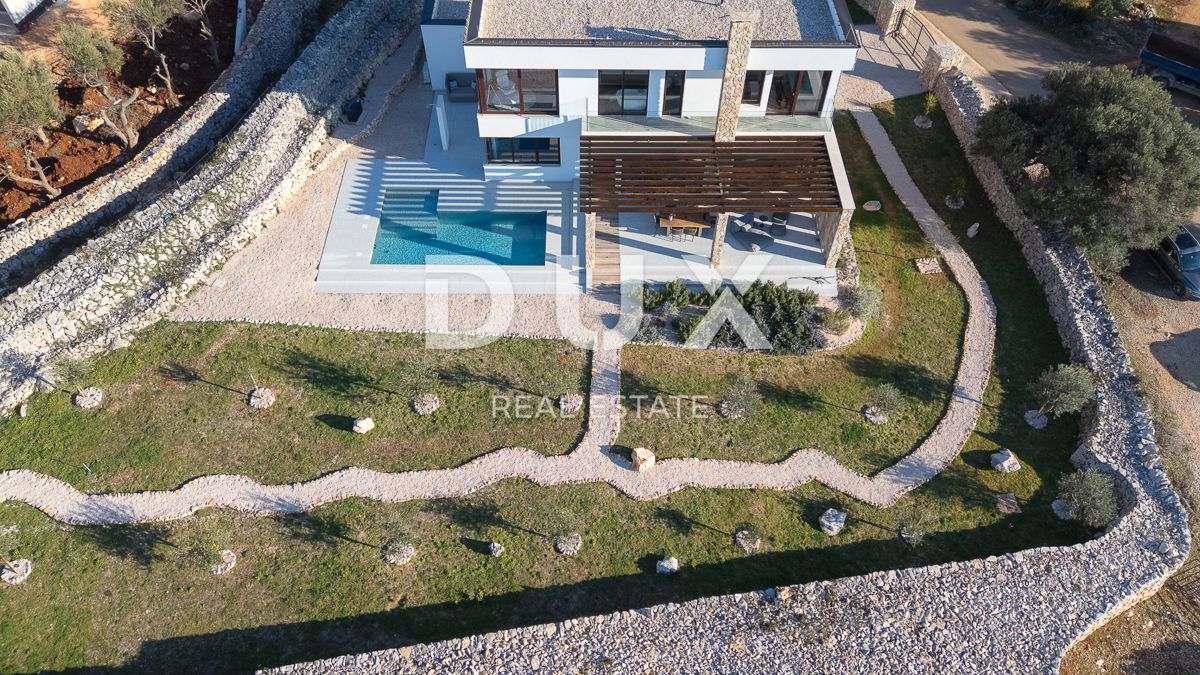 ISOLA DI PAG, LUN - una villa unica con piscina in una posizione meravigliosa