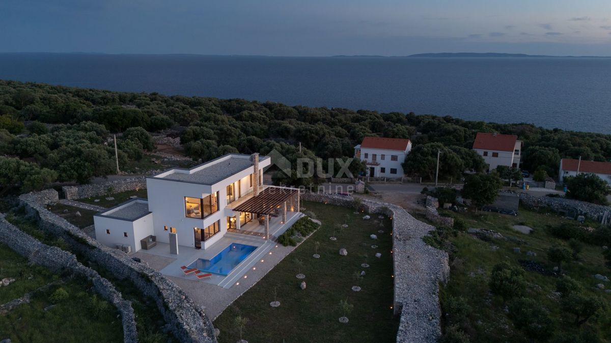 ISOLA DI PAG, LUN - una villa unica con piscina in una posizione meravigliosa