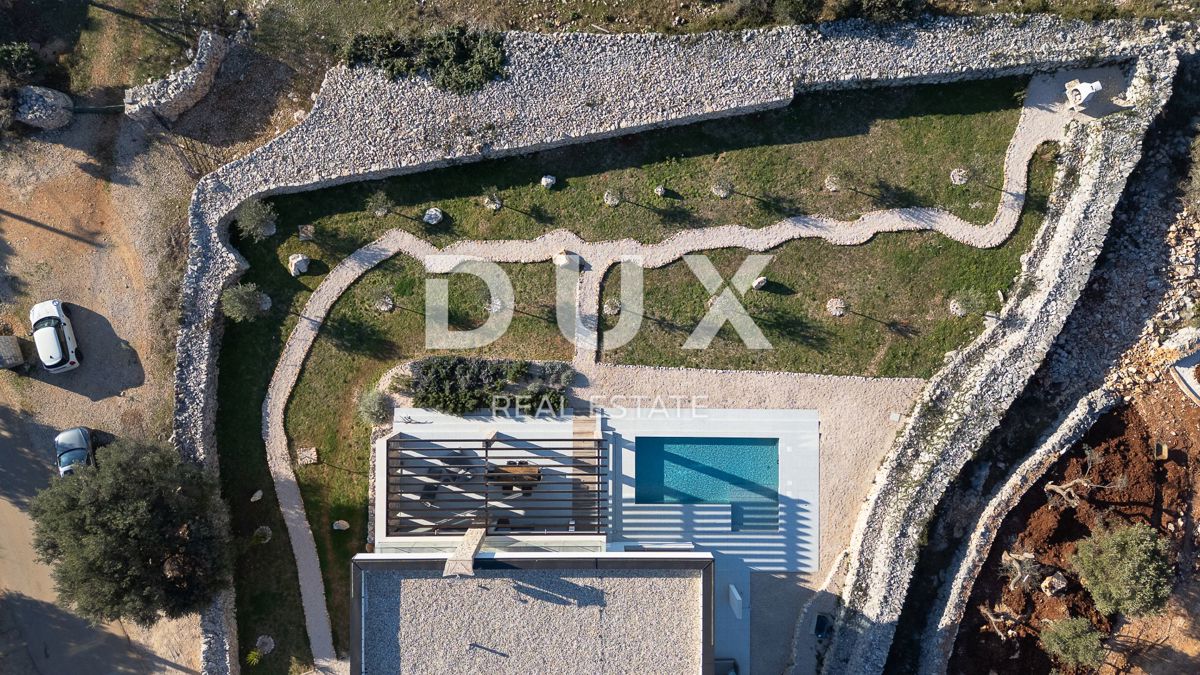 ISOLA DI PAG, LUN - una villa unica con piscina in una posizione meravigliosa