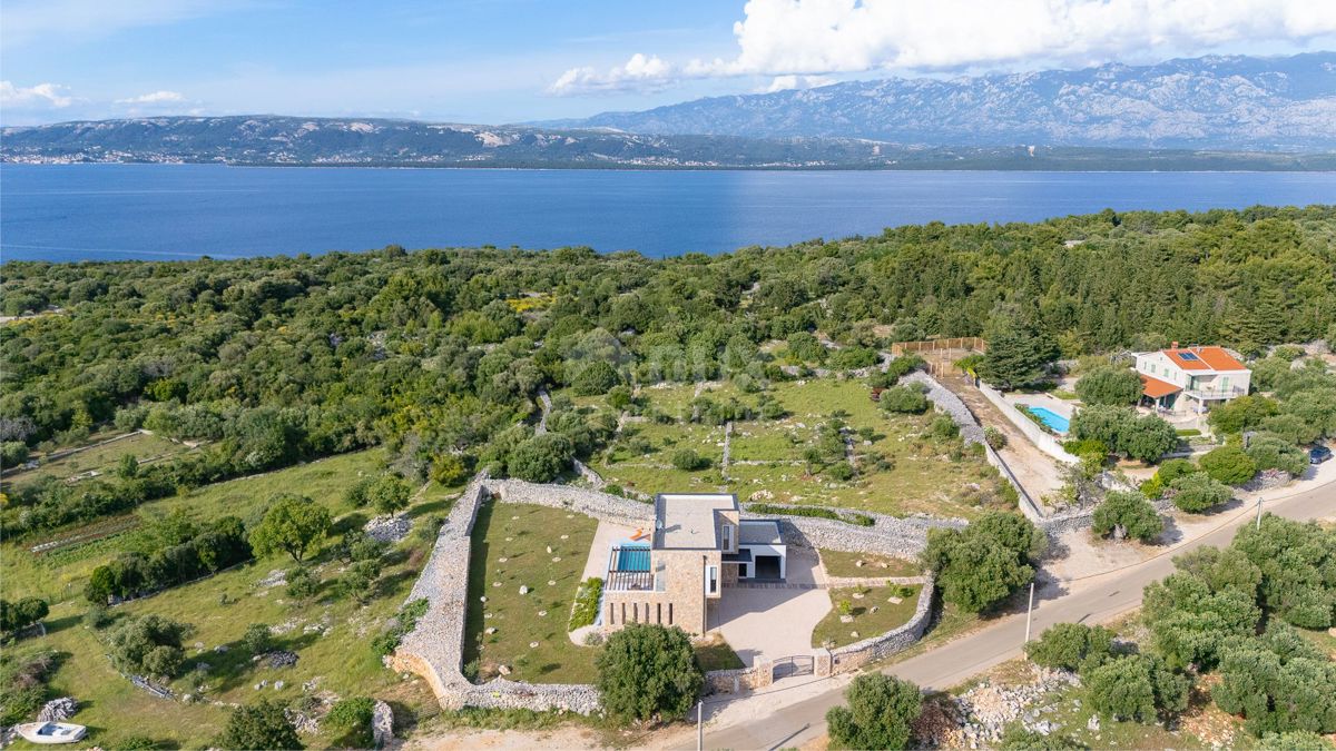 ISOLA DI PAG, LUN - una villa unica con piscina in una posizione meravigliosa