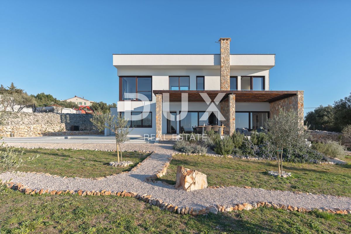 ISOLA DI PAG, LUN - una villa unica con piscina in una posizione meravigliosa