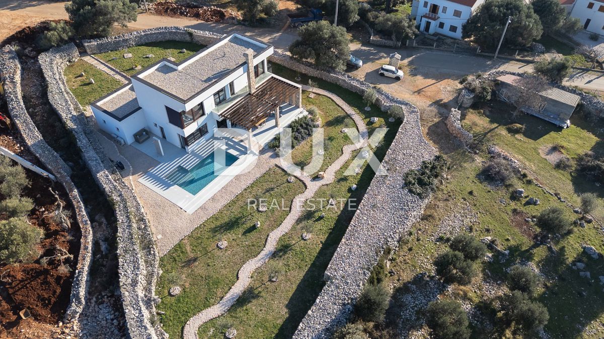 ISOLA DI PAG, LUN - una villa unica con piscina in una posizione meravigliosa