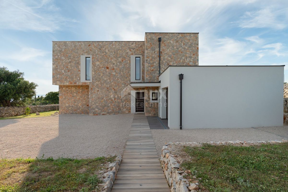 ISOLA DI PAG, LUN - una villa unica con piscina in una posizione meravigliosa