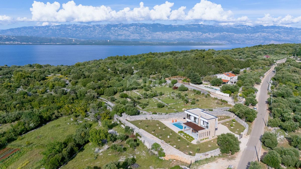 ISOLA DI PAG, LUN - una villa unica con piscina in una posizione meravigliosa