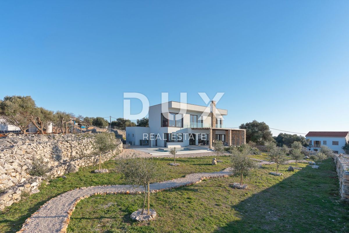 ISOLA DI PAG, LUN - una villa unica con piscina in una posizione meravigliosa