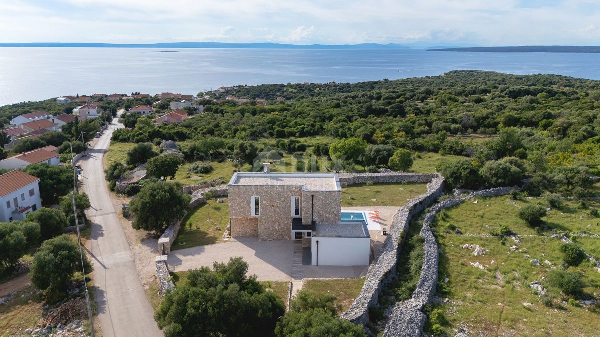 ISOLA DI PAG, LUN - una villa unica con piscina in una posizione meravigliosa