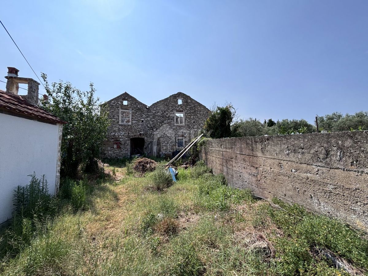 UGLJAN, POLJANA - Casa in pietra da adattare vicino al mare