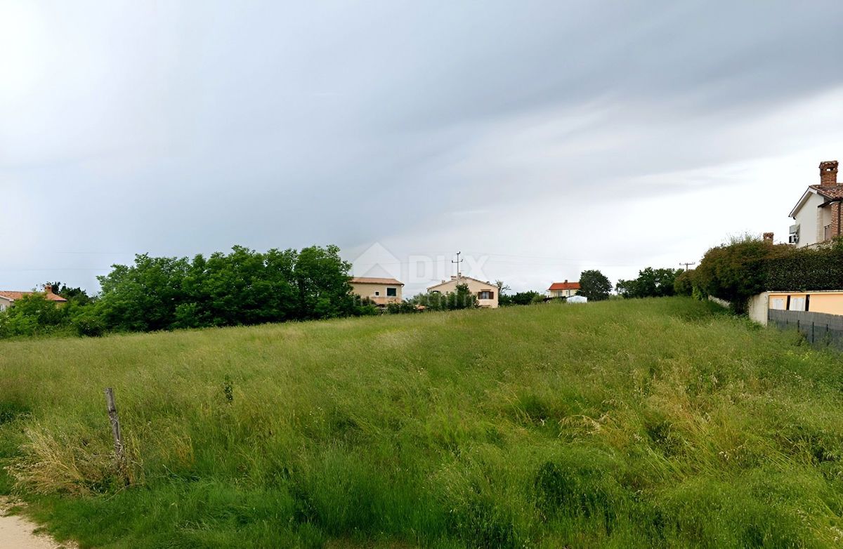 ISTRIA, PARENZO - Terreno con concessione edilizia