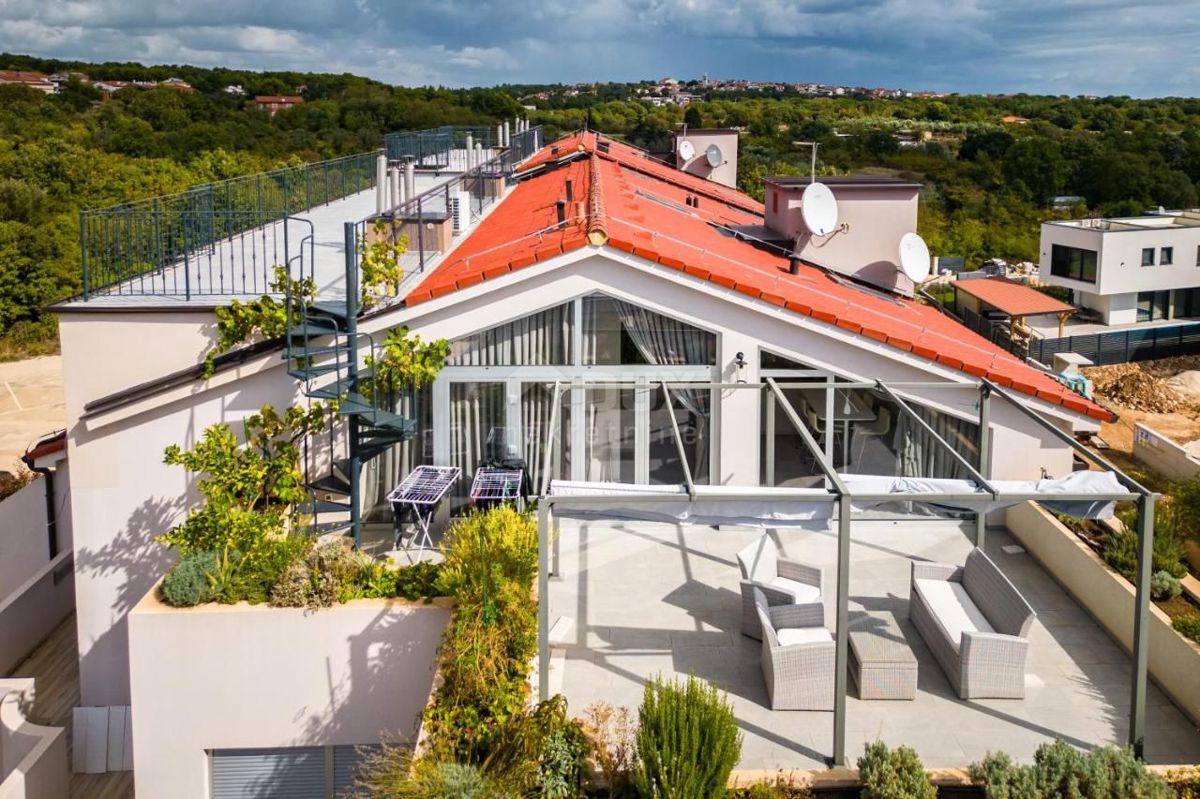 ISTRIA, MEDULINO Esclusivo attico su due piani con terrazza sul tetto!