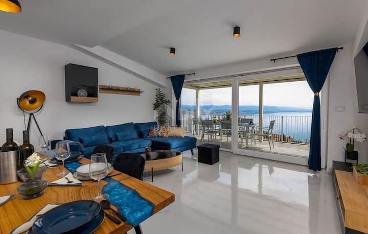 OPATIJA, BREGI - appartamento 85m2, DB+3S, 2° PIANO con vista panoramica sul mare e piscina