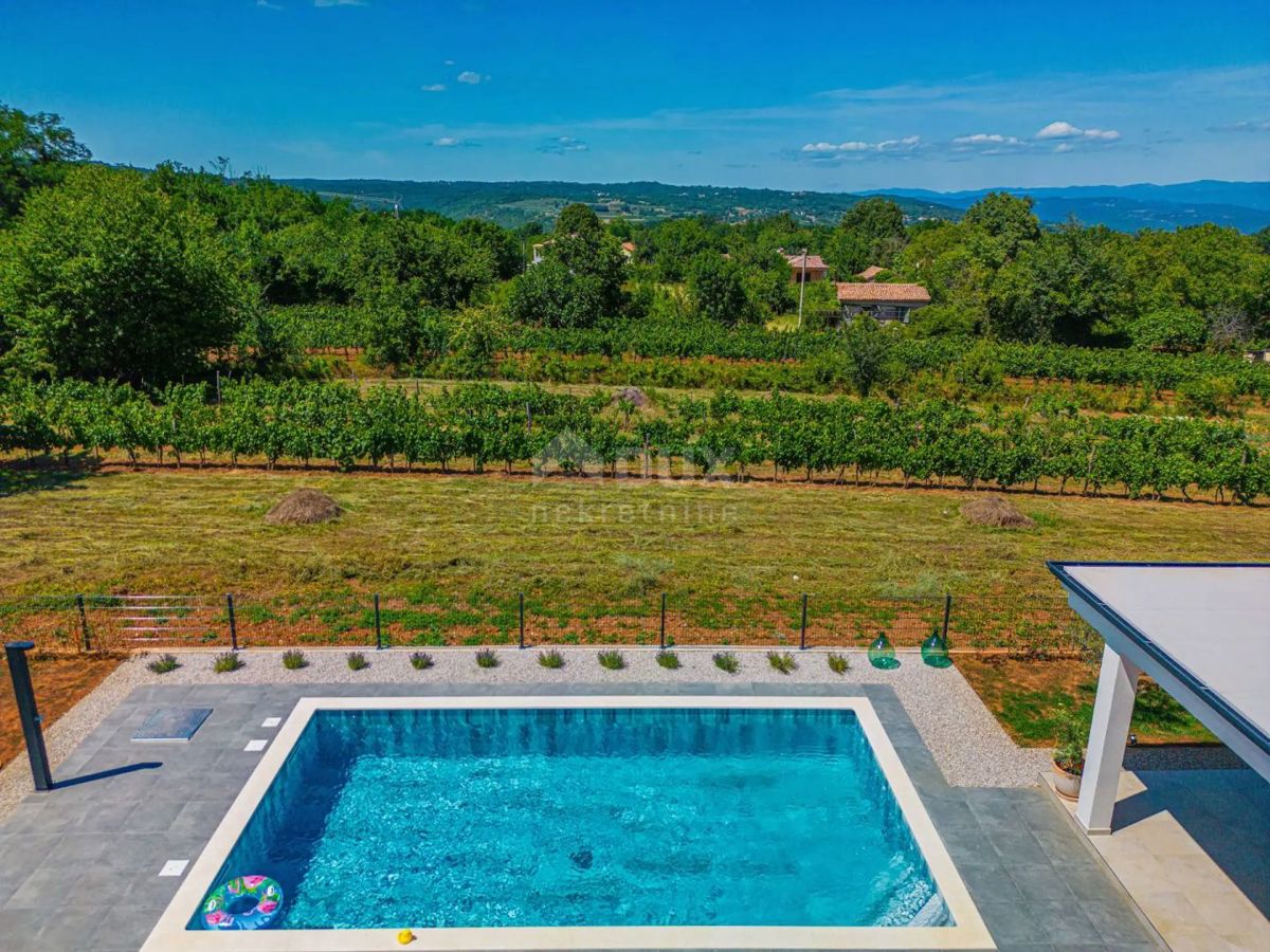 ISTRIA, LABIN - Casa con piscina in un quartiere tranquillo