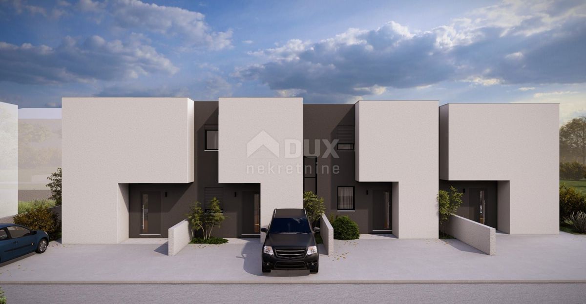 ŠIBENIK, VODICE - moderna casa a schiera 99,43 m2 + giardino + 2 posti auto - S3