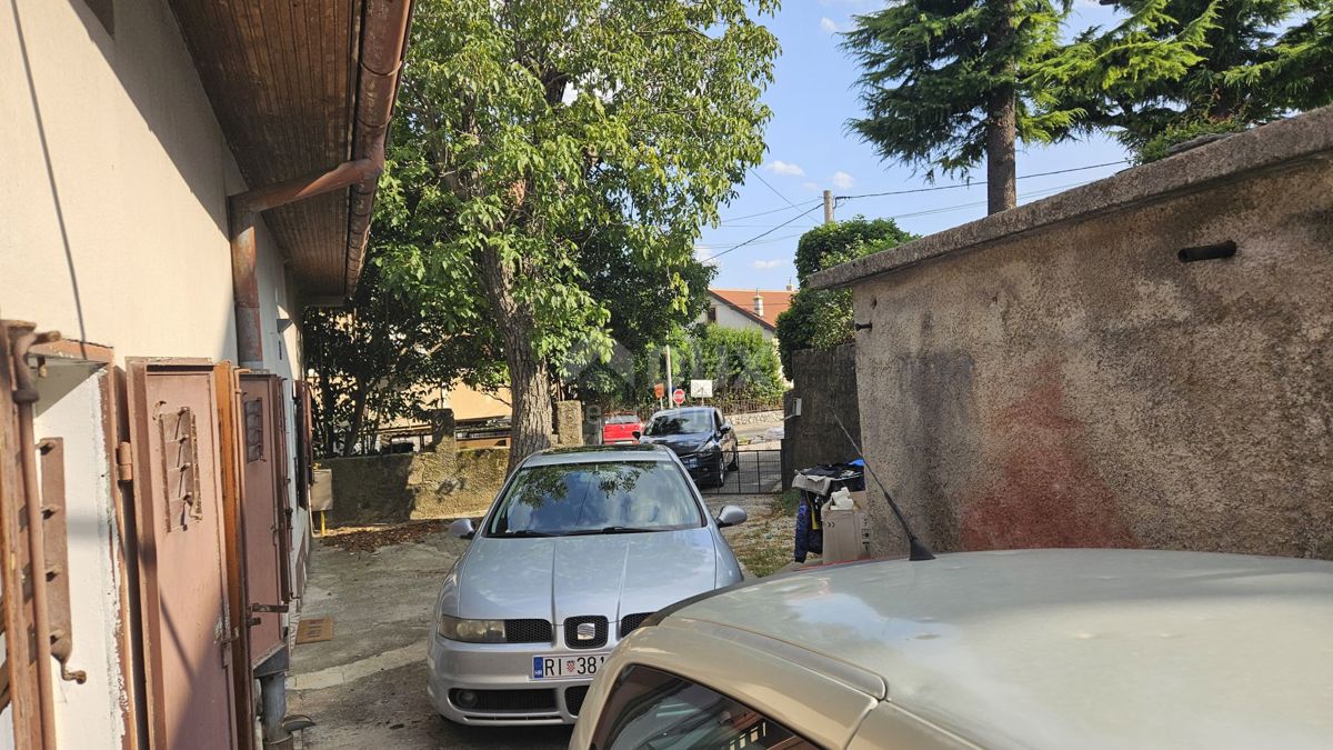 GROBNIK, CAVLE - casa nel centro della città con un grande potenziale