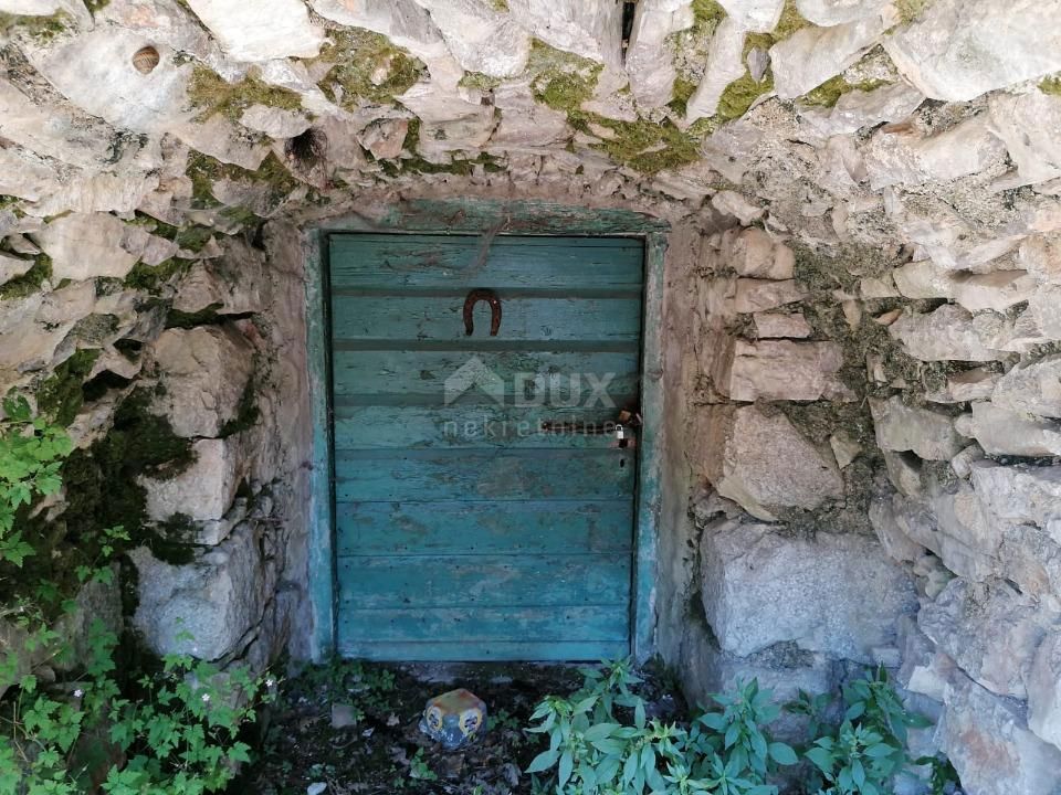 PODKILAVAC, JELENJE - due pezzi d'antiquariato da adattare