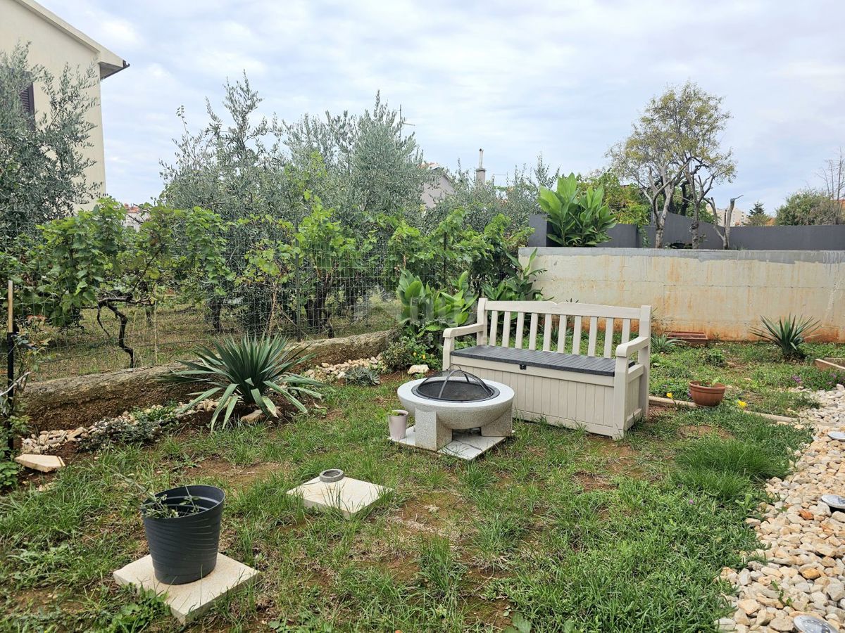 ISTRIA, NOVA VERUDA - 2BR+DB moderno appartamento con cortile privato e parcheggio