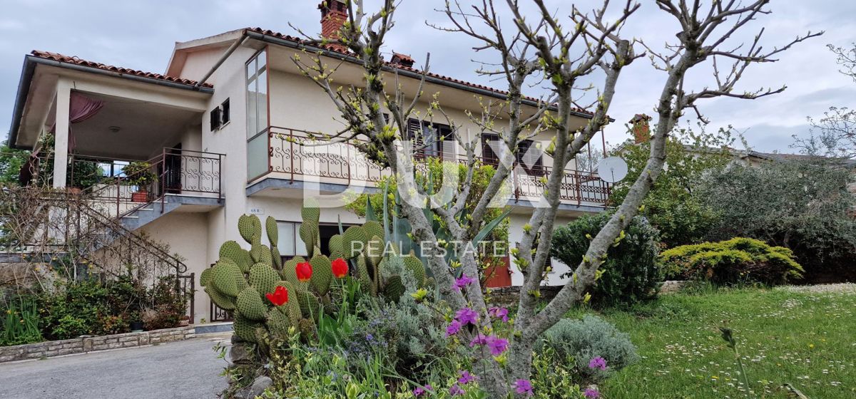 ISTRIA, PIĆAN - Bella casa bifamiliare con ampio giardino