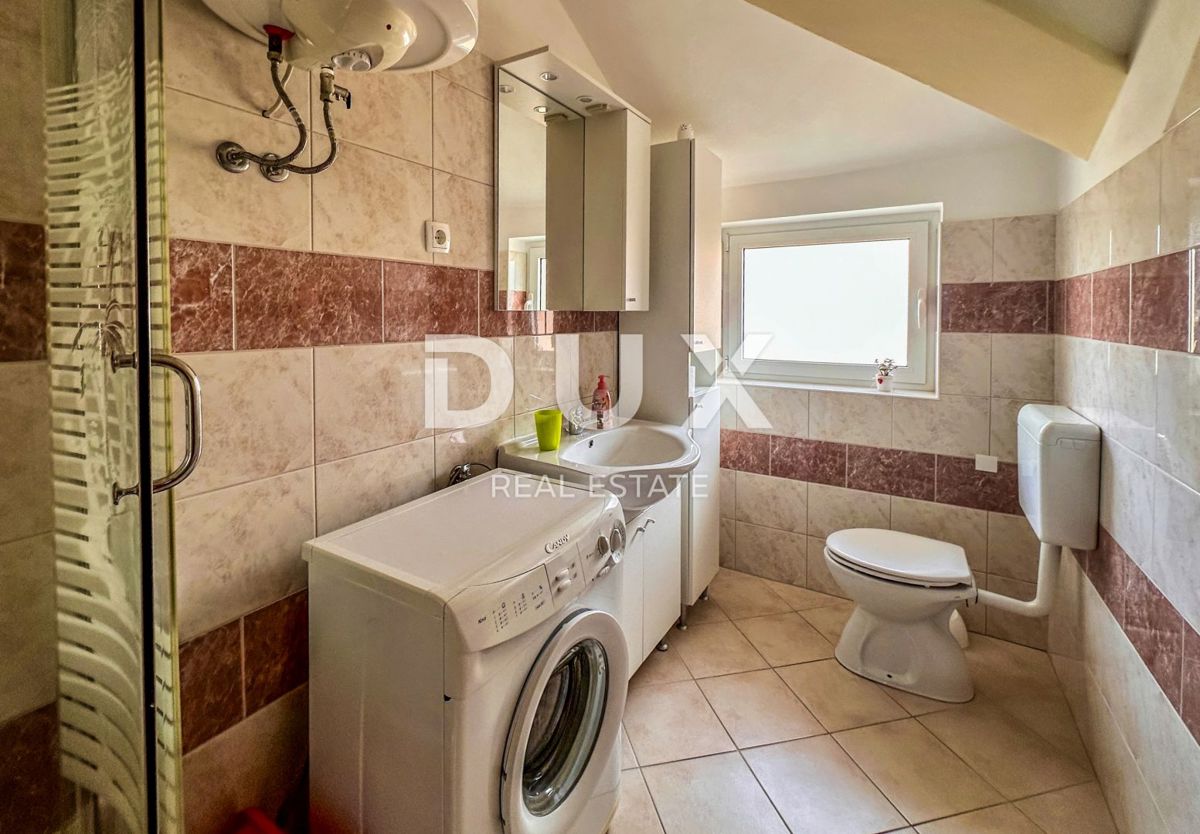 MALI LOŠINJ - Casa con tre appartamenti in una zona tranquilla dell'isola