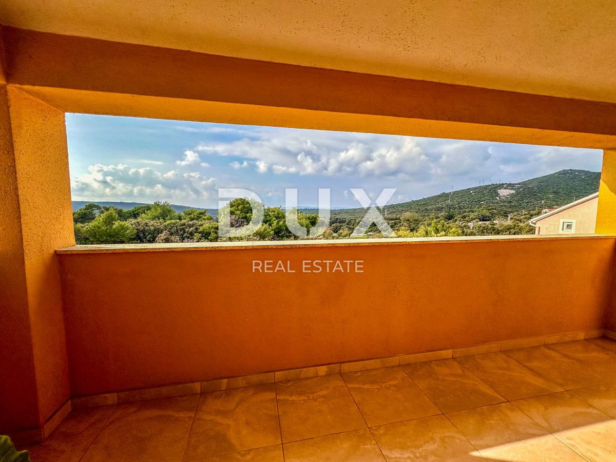 MALI LOŠINJ - Casa con tre appartamenti in una zona tranquilla dell'isola