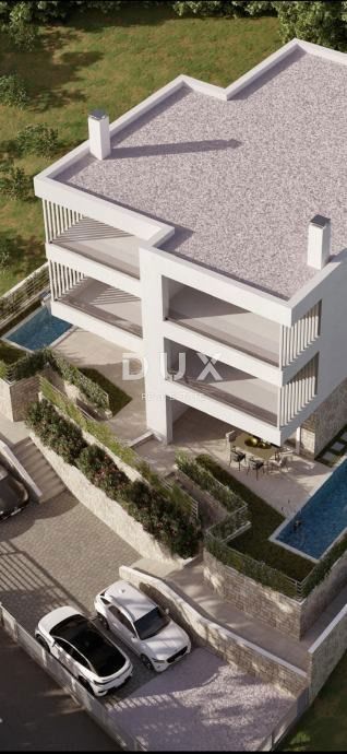 CRIKVENICA, JADRANOVO - Appartamento su tre piani con piscina in un nuovo edificio in una posizione esclusiva