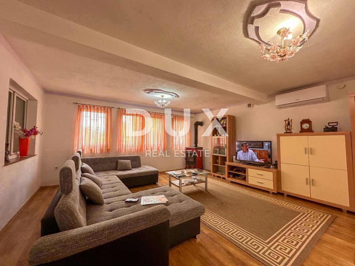 RIJEKA, TRSAT - appartamento 3 camere da letto, 1° piano, balcone, vista mare