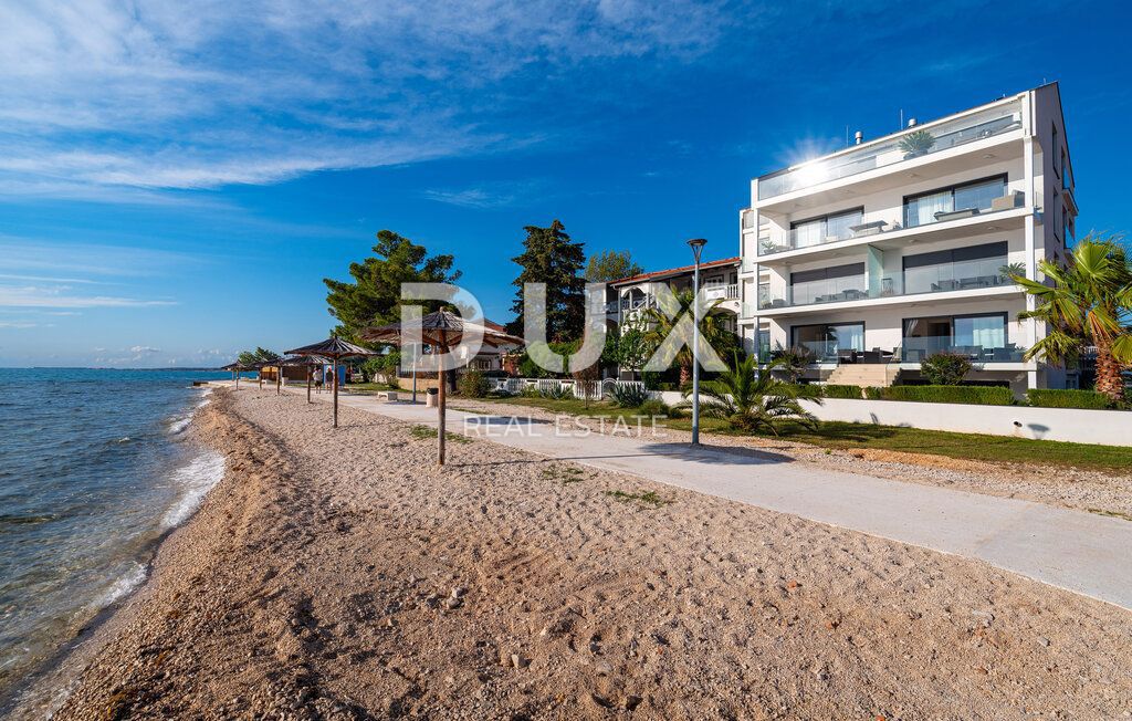 ZADAR, BIBINJE - bellissimo appartamento in prima fila al mare