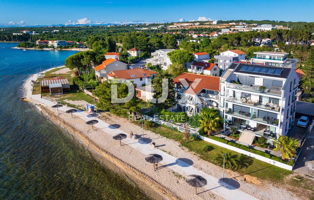 ZADAR, BIBINJE - bellissimo appartamento in prima fila al mare