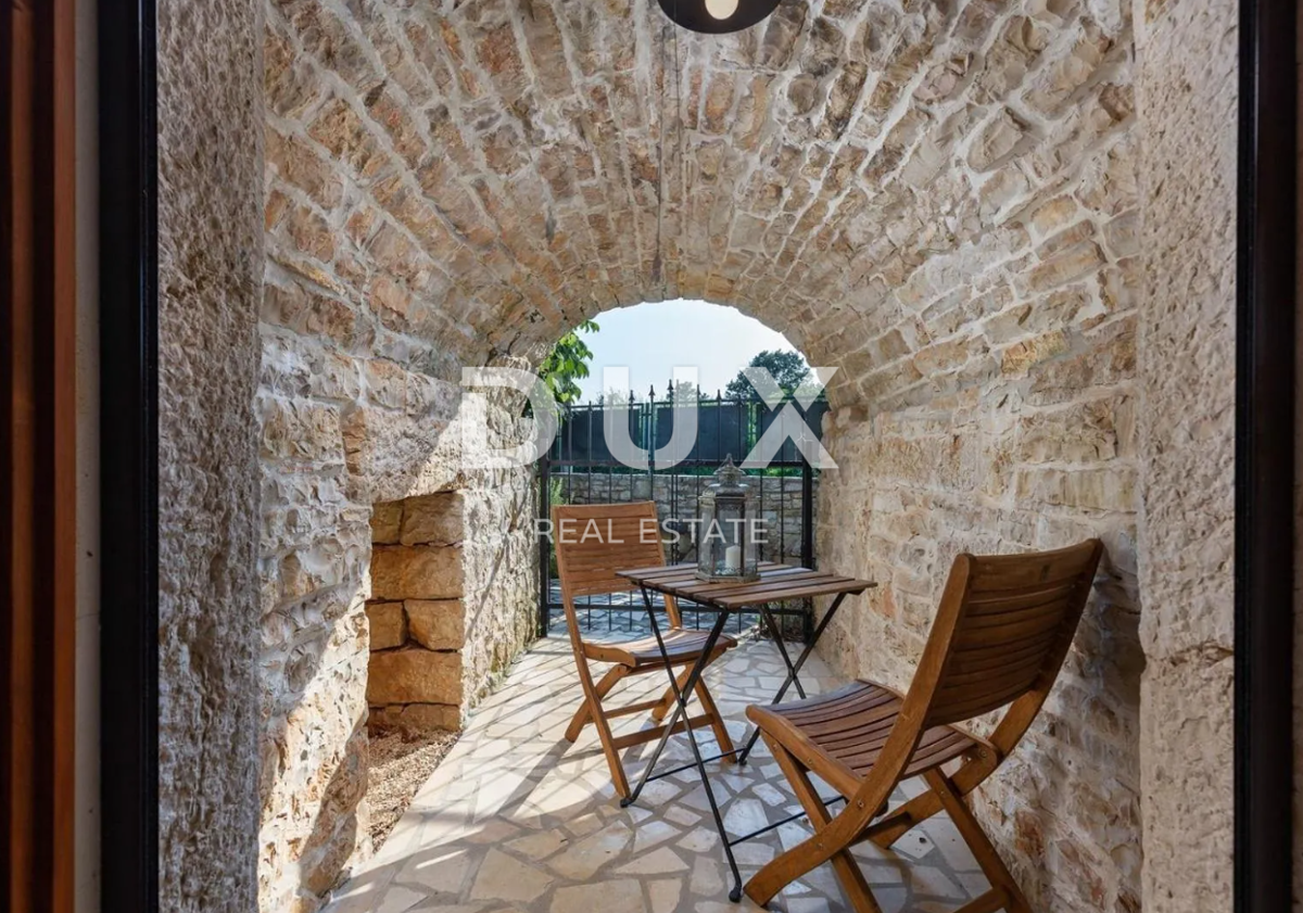 ISTRIA, ŽMINJ (dintorni) - Impressionante casa in pietra d'Istria con piscina