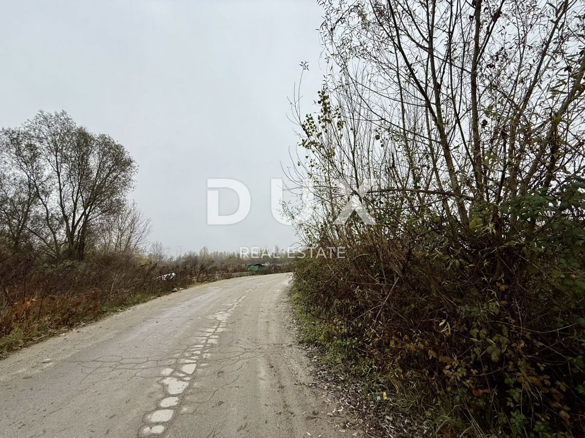 ZAGABRIA, ŽITNJAK - terreno edificabile ad uso capannone/commerciale 4527 m² 