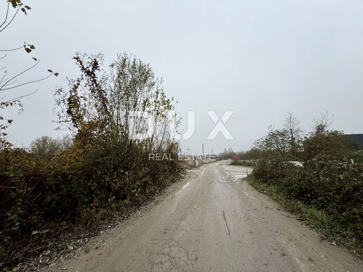 ZAGABRIA, ŽITNJAK - terreno edificabile ad uso capannone/commerciale 4527 m² 
