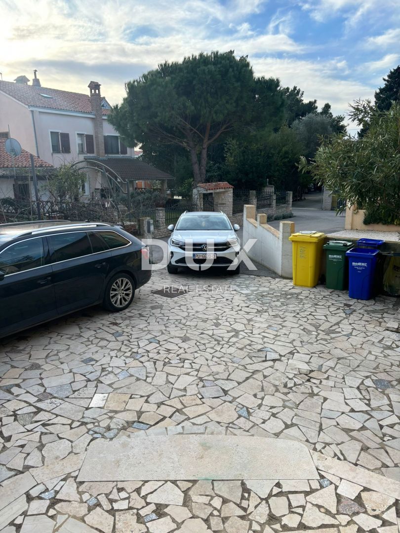 ISTRIA, PREMANTURA Casa con 3 appartamenti e garage vicino al mare!