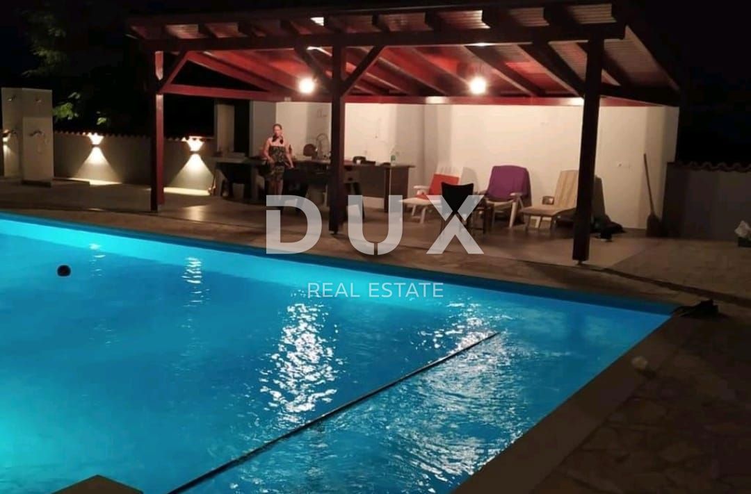 ISTRIA, LABIN - Casa familiare + due appartamenti con piscina!