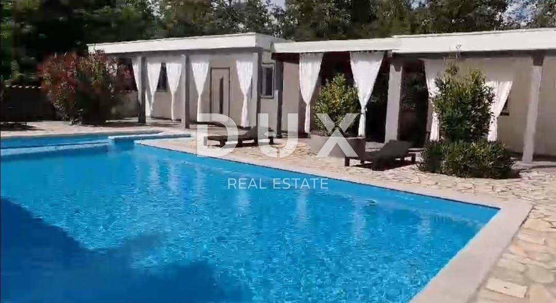 ISTRIA, LABIN - Casa familiare + due appartamenti con piscina!