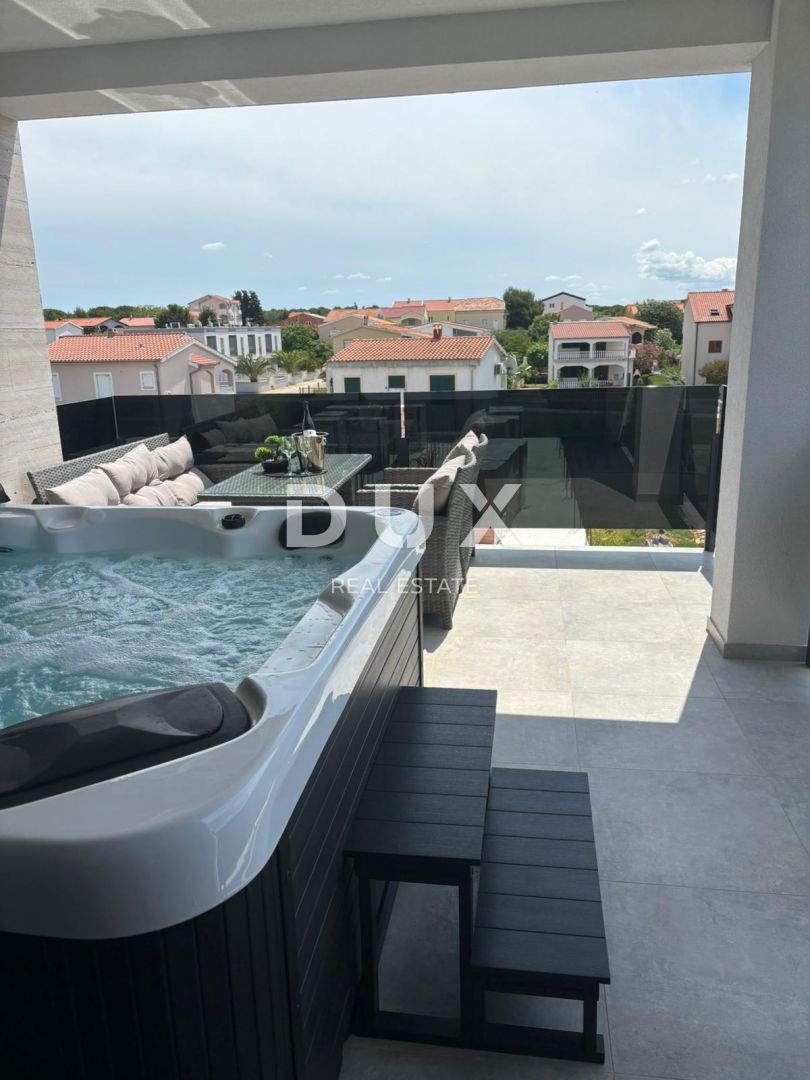 ZADAR, PRIVLAKA - Attico 130 metri dal mare