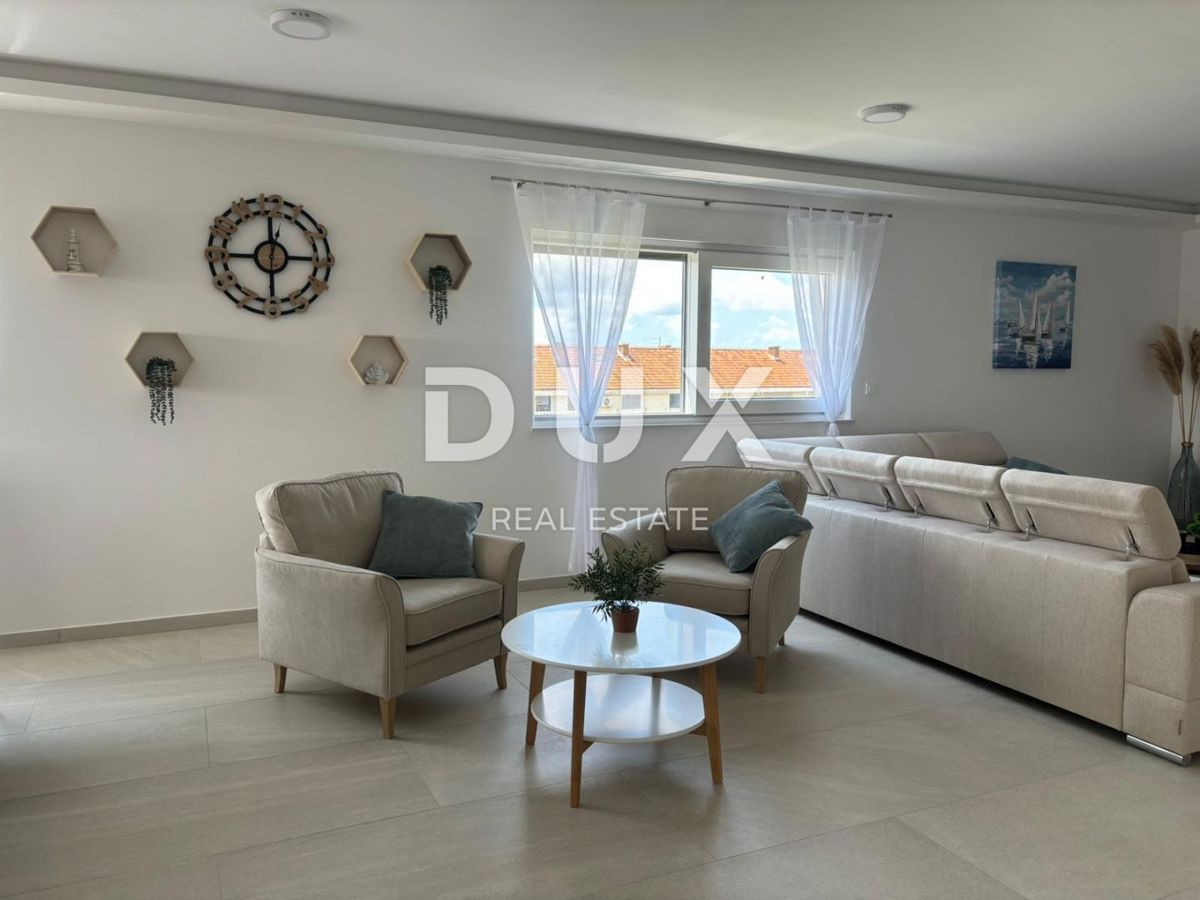 ZADAR, PRIVLAKA - Attico 130 metri dal mare