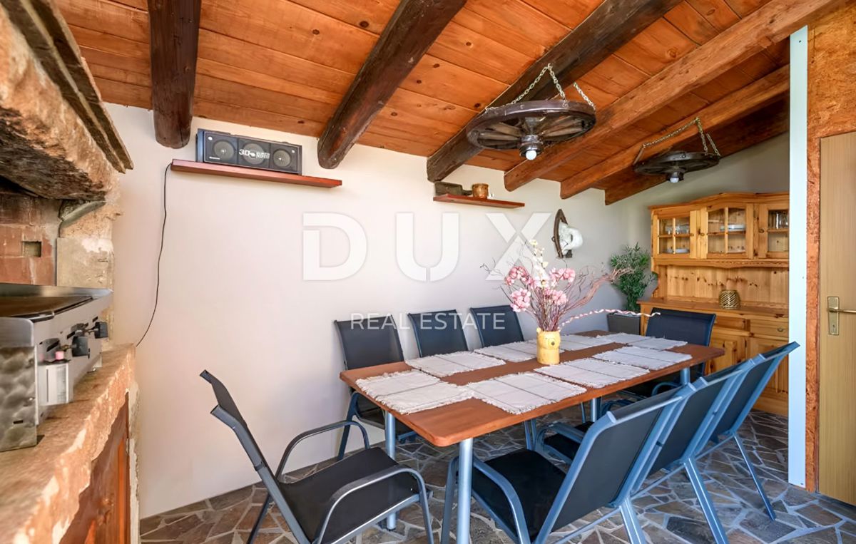 ISTRIA, POLA - Casa con piscina e ampio giardino