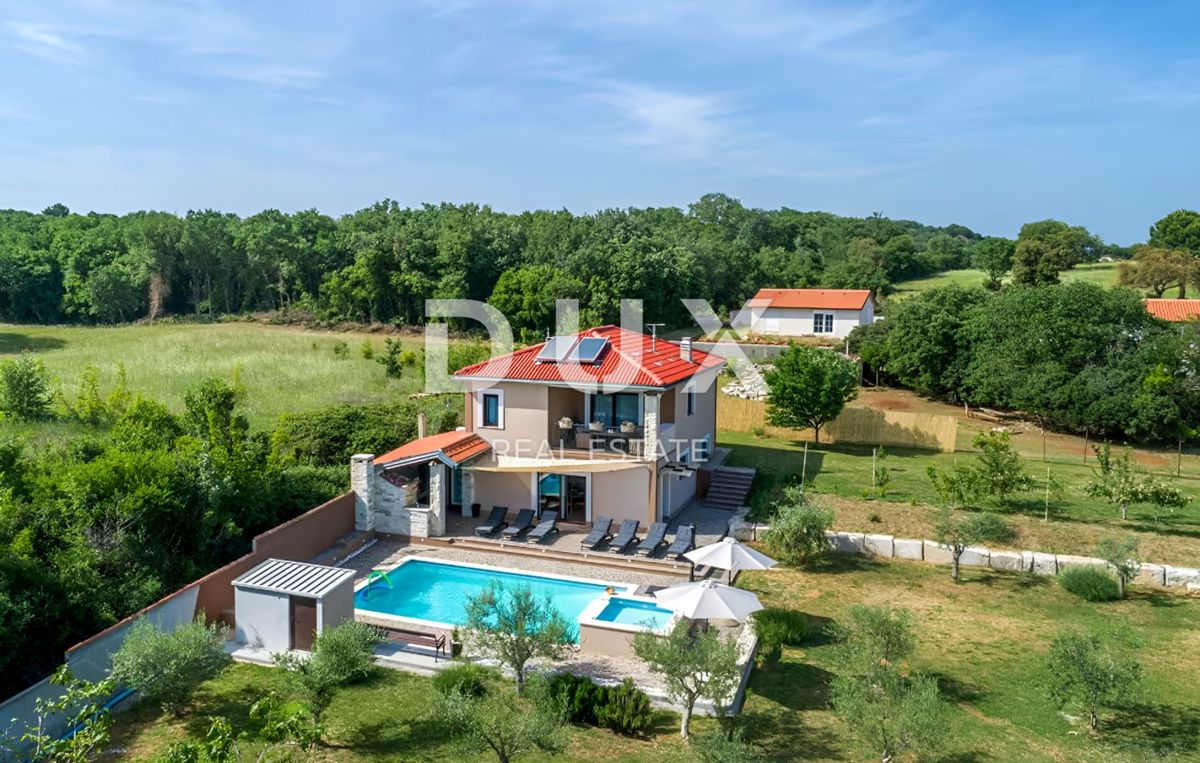 ISTRIA, POLA - Casa con piscina e ampio giardino
