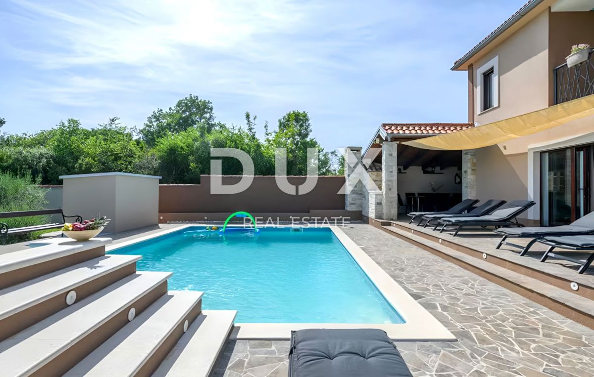 ISTRIA, POLA - Casa con piscina e ampio giardino