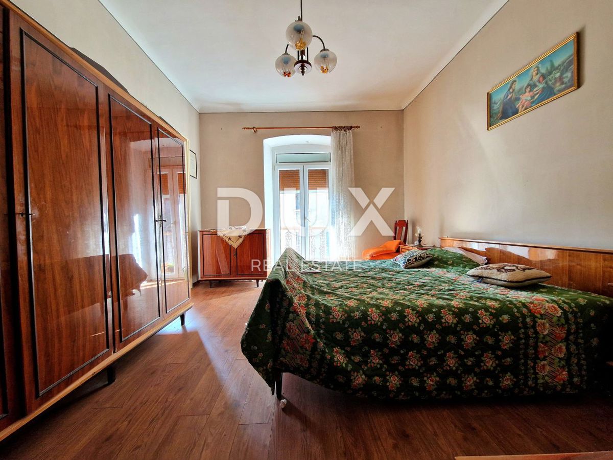 RIJEKA, BELVEDER - 3 camere da letto + soggiorno con balcone al 1° piano, superficie 100 m2