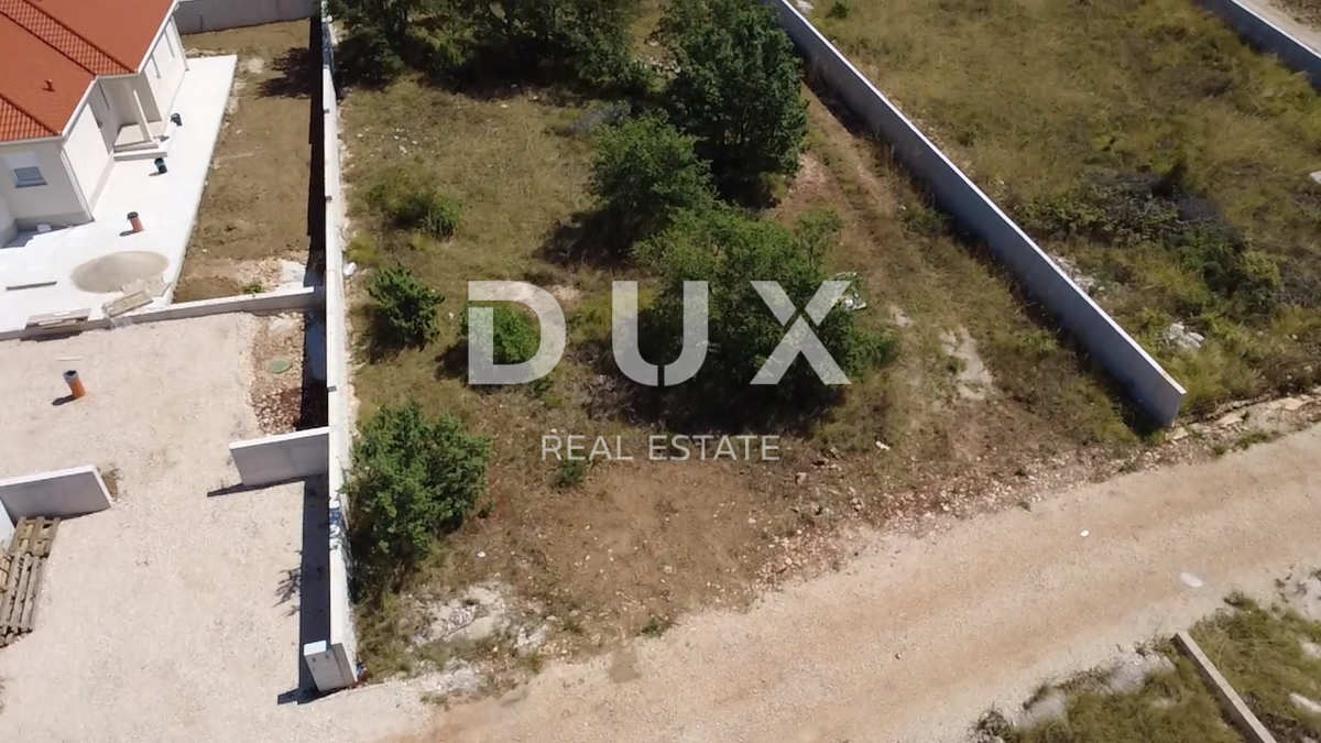 ZADAR, MURVICA - Terreno edificabile 800m²