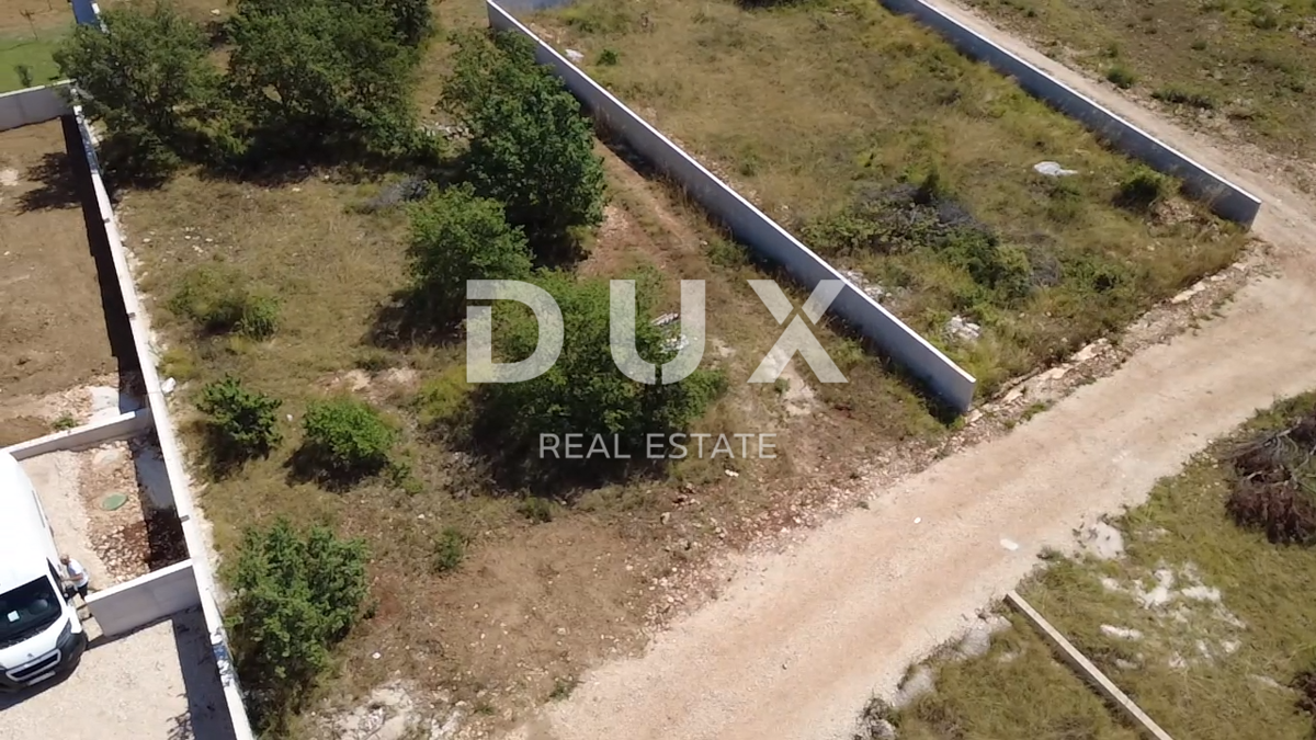 ZADAR, MURVICA - Terreno edificabile 800m²