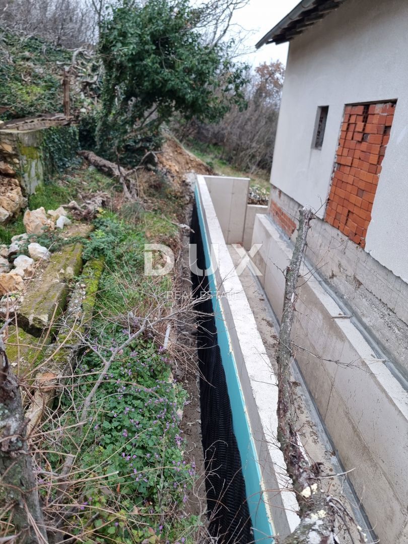 RIJEKA, KOSTRENA - Casa indipendente 4 camere da letto + soggiorno - piscina, giardino e vista!